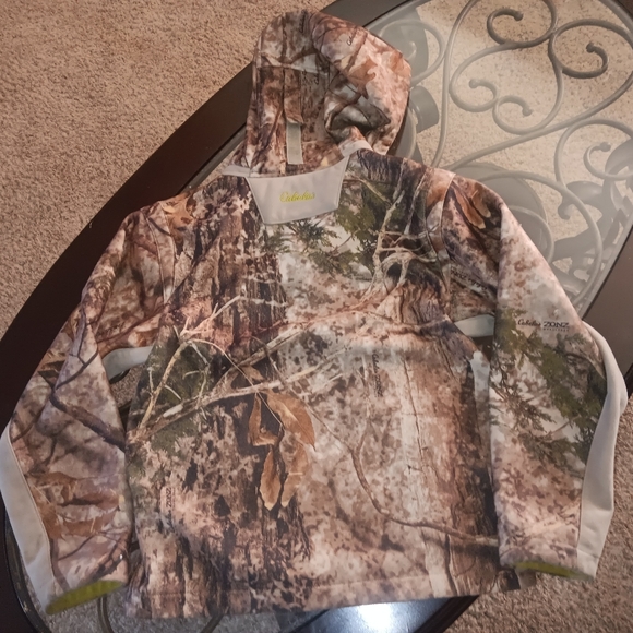 Boys size medium 8/10, Cabelas winter jacket - Picture 2 of 3